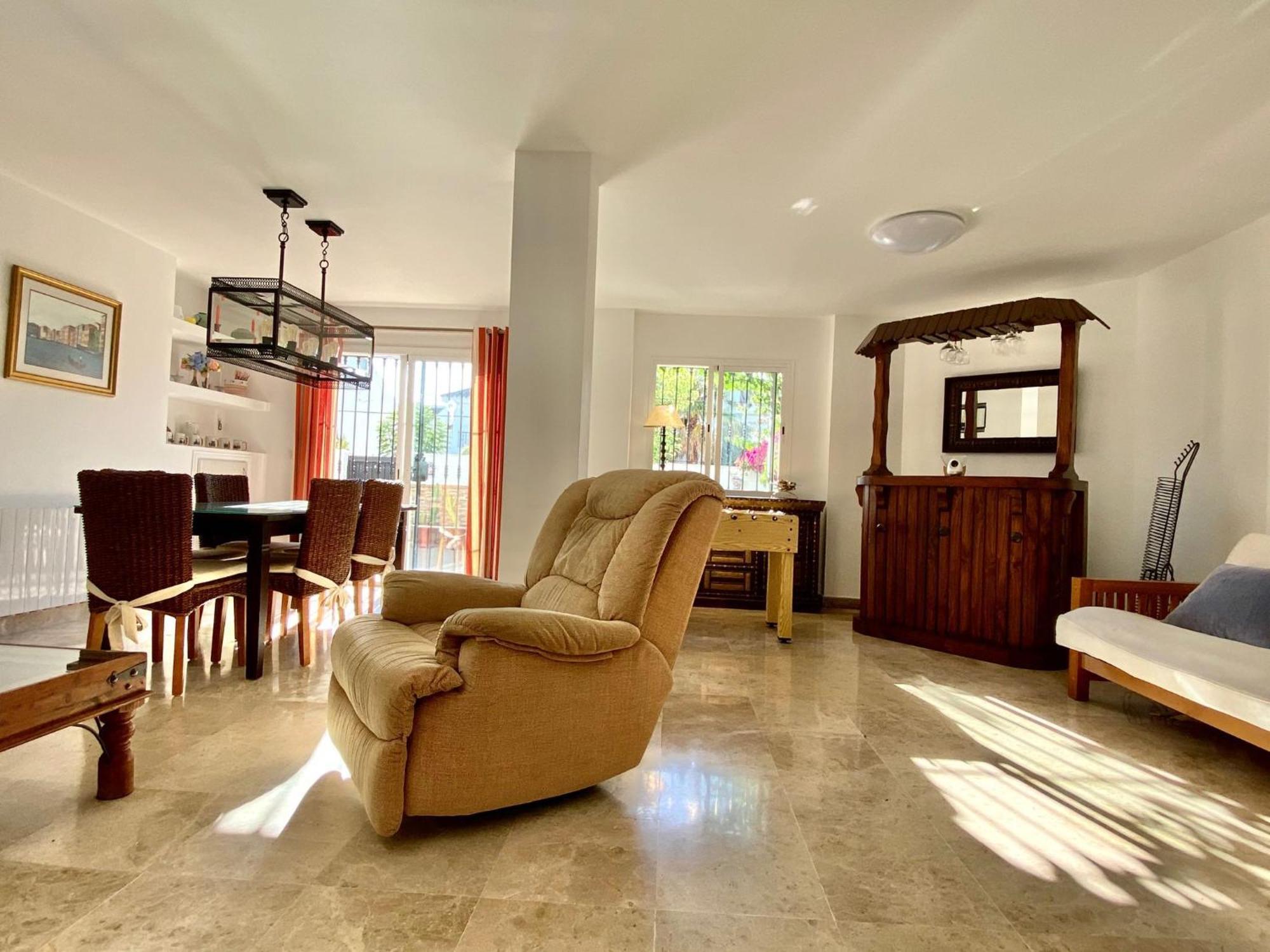 Apartamentos Naranjos Del Sol Marbella Szoba fotó