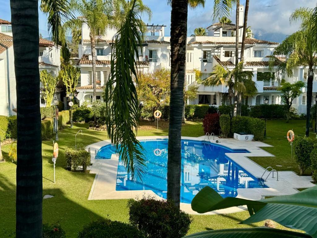 Apartamentos Naranjos Del Sol Marbella Kültér fotó